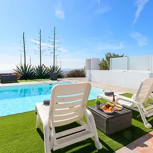 https://casa-amanecer-iii.in-canary-islands.com